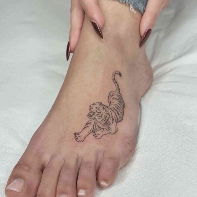 Black and Grey Fine Line Traditional Detailed Whole Body Tiger Fierce Sharp Claws Teeth Tail Foot Tattoo